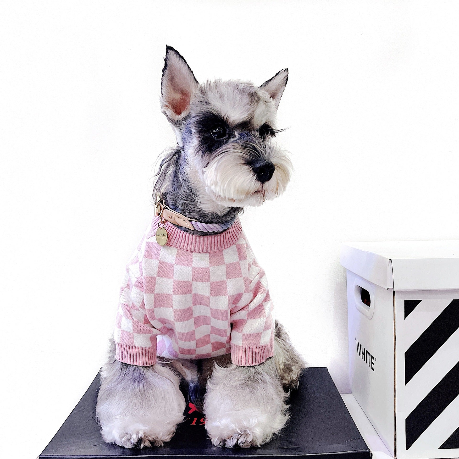 KFX-1188413 Checkerboard Wool Sweater for Dogs - Stylish and Cozy Pet Apparel